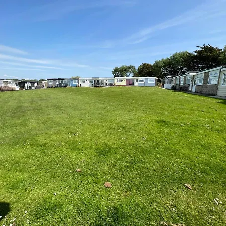 2 Bedroom Chalet Sb113, Sandown Bay, Isle Of Wight Brading Exterior photo