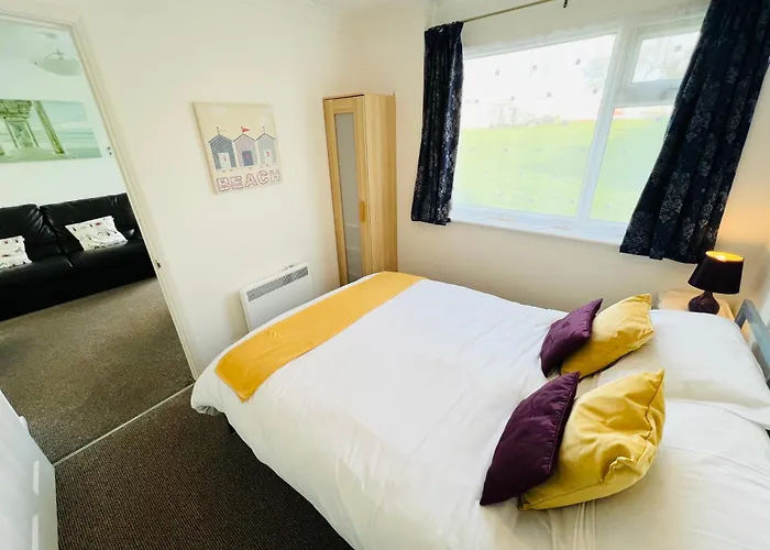 2 Bedroom Chalet Sb113, Sandown Bay, Isle Of Wight