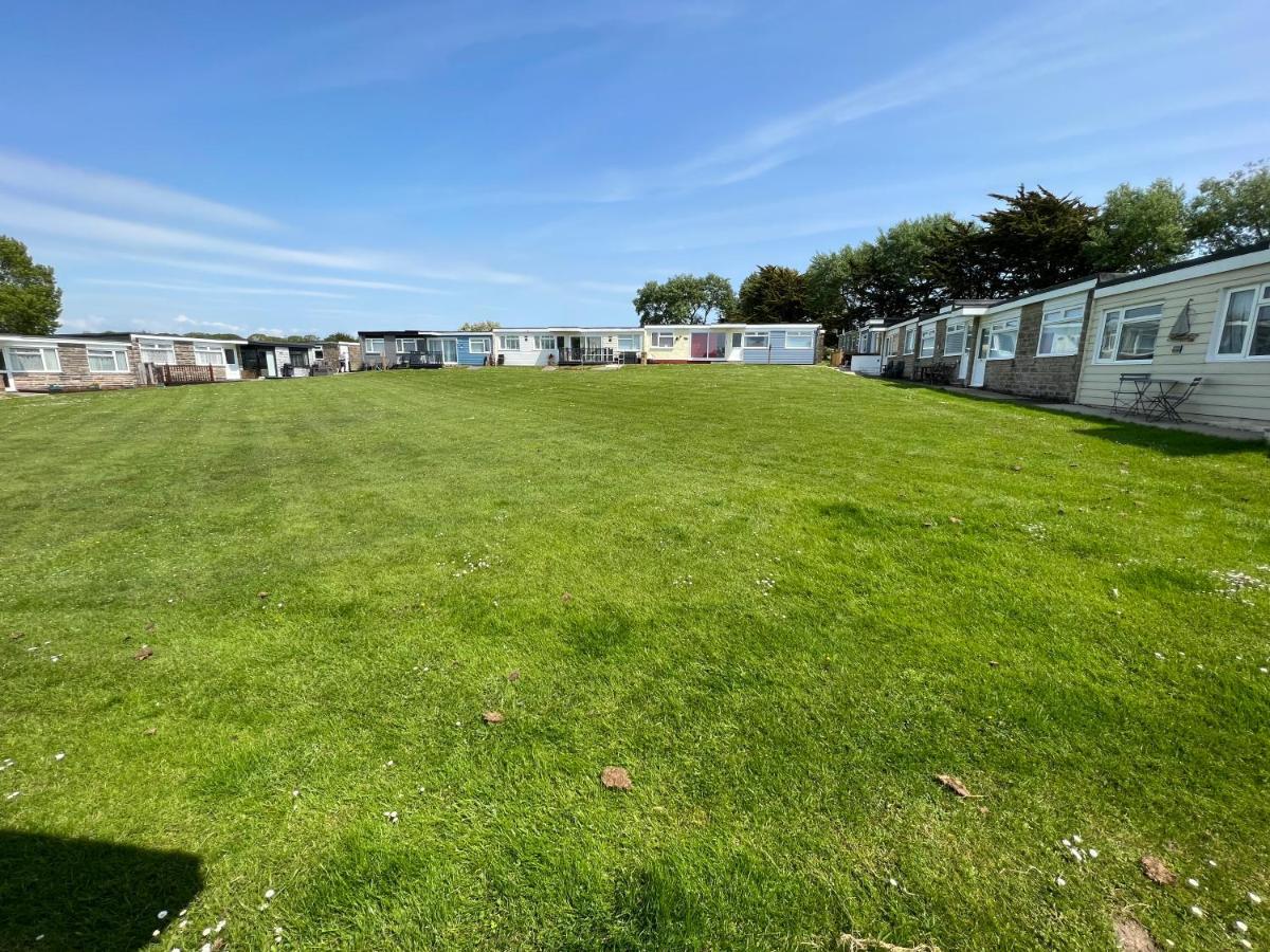 2 Bedroom Sb113, Sandown Bay, Isle Of Wight Apartment *